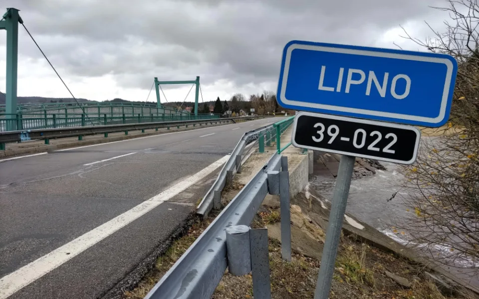Opravy mostu v Černé v Pošumaví omezí dopravu, jezdit se bude kyvadlově