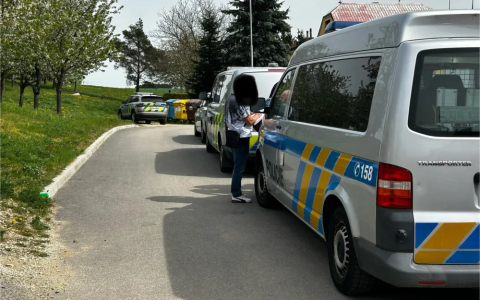 Muž v Dačicích měl zavraždit svoji družku. Policistům se přiznal