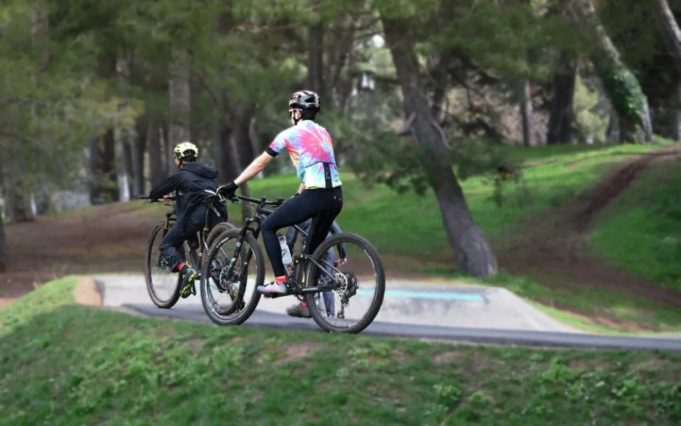 Přes 70 procent cyklistů usmrcených při loňských nehodách nemělo helmu