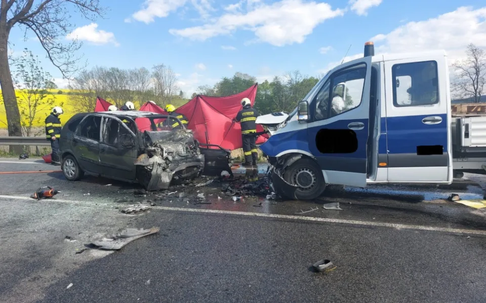 Tragická nehoda u Řepic na Strakonicku, zasahoval vrtulník, jedna osoba střet nepřežila