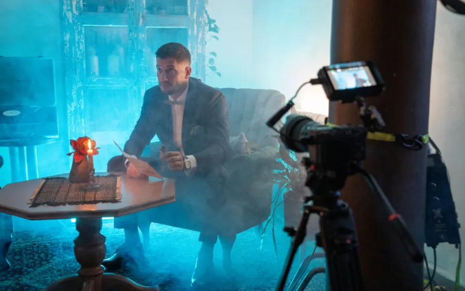 Reality 21. století. Bláznivý cirkus nebo promyšlená marketingová strategie? O tom si povíme s finančním a realitním makléřem Václavem Ovečkou