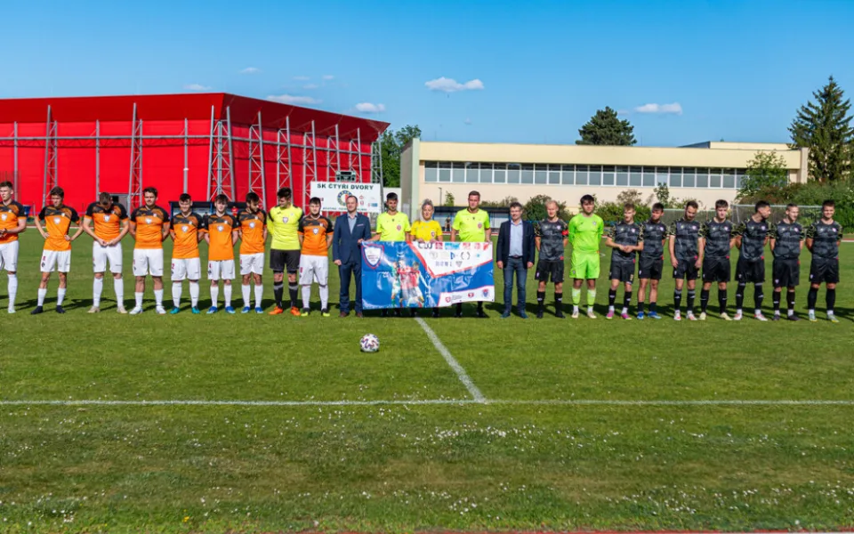 Týden, který patřil univerzitním derby: VŠTE se utkala s JU ve florbalu a fotbalu