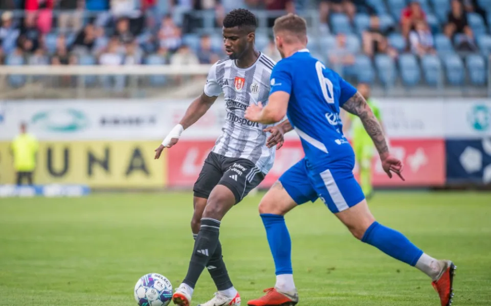 Fotbalisté Českých Budějovic remizovali v Táboře 1:1 a udrželi se v první