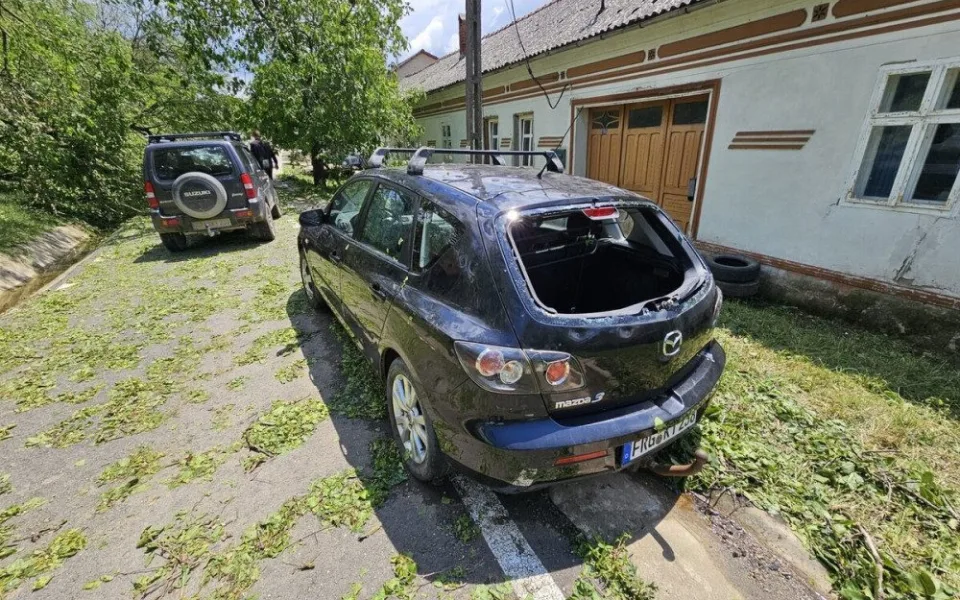 size4-17184308546904-303-foto-ceske-vesnice-v-rumunskem-banatu-zasahla-niciva-boure-pomoci-organizuje-i-ceska-charita