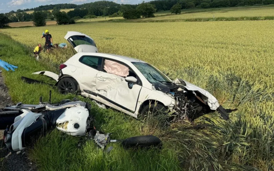 Při nehodě na Strakonicku zahynuli dnes odpoledne dva motorkáři