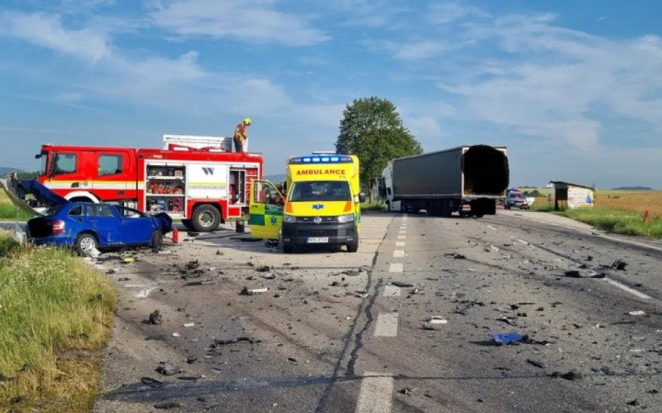 Vážná dopravní nehoda u Libějovic. Řidič osobního auta zemřel