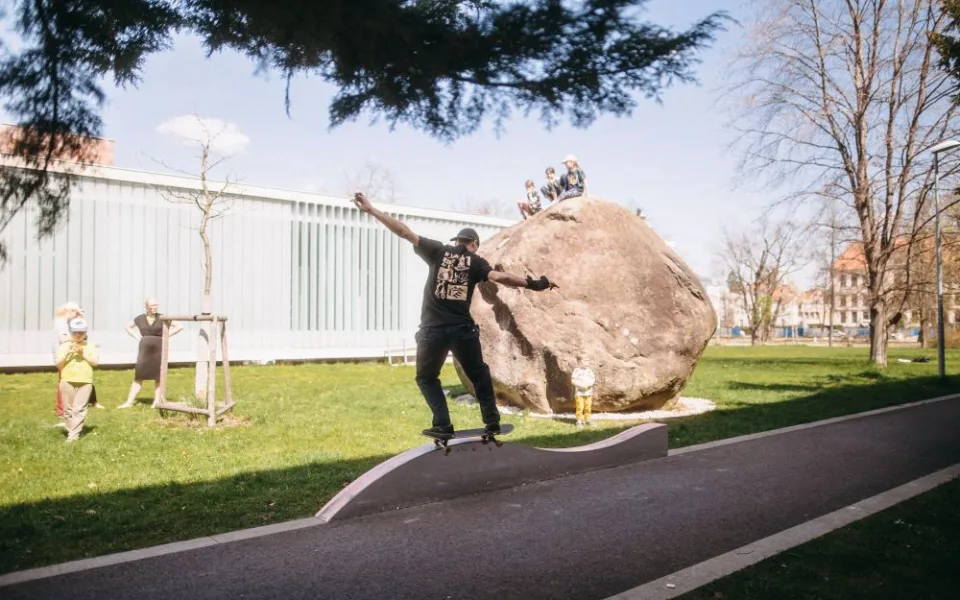 Závody, koncerty, výstavy a mezinárodní diskuze. V Budějovicích začíná nový festival Skateholders fórum