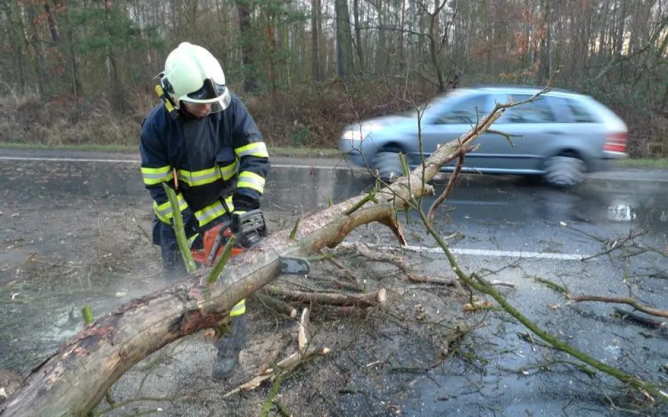Jih Čech znovu zasáhly silné bouřky. Hasiči evidují desítky zásahů, zejména na Strakonicku