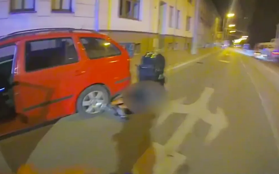 Opilý muž ujížděl před policií. Nadýchal přes tři promile