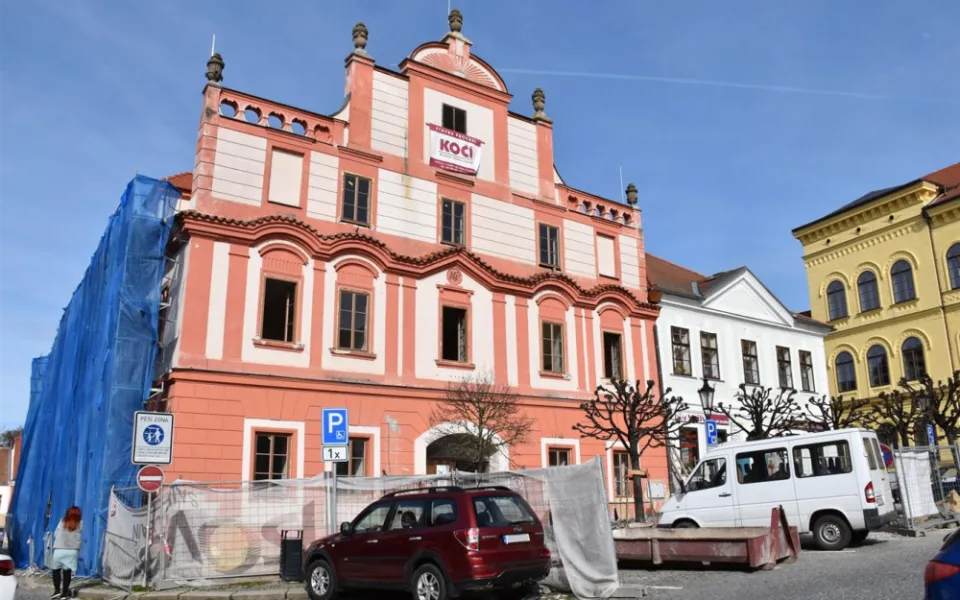 Rekonstrukce bývalé knihovny v Písku je téměř u konce, stanice městská policie v ní začne fungovat od září