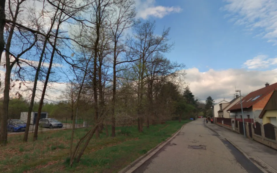 U Hvízdala vzniká nová stezka pro pěší, zvýší bezpečnost a poslouží také jako odpočinková zóna