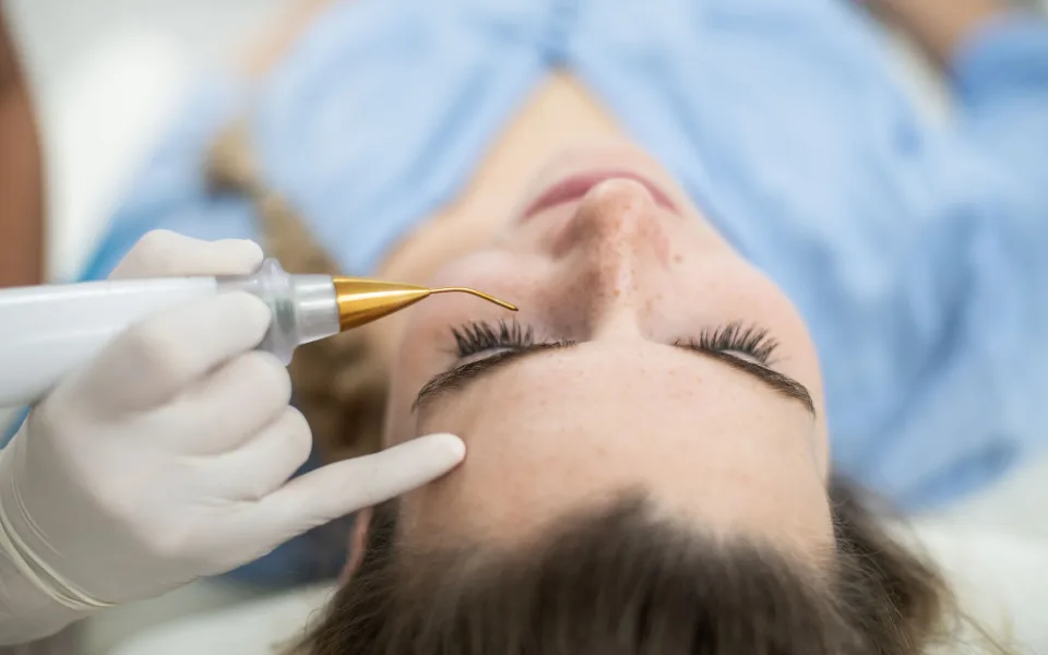 Nové centrum plastiky očních víček v Českých Budějovicích nabízí pohled očního specialisty a plastického chirurga