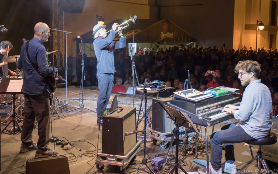 Ilustrační foto. Jazz festival na Piaristickém náměstí.