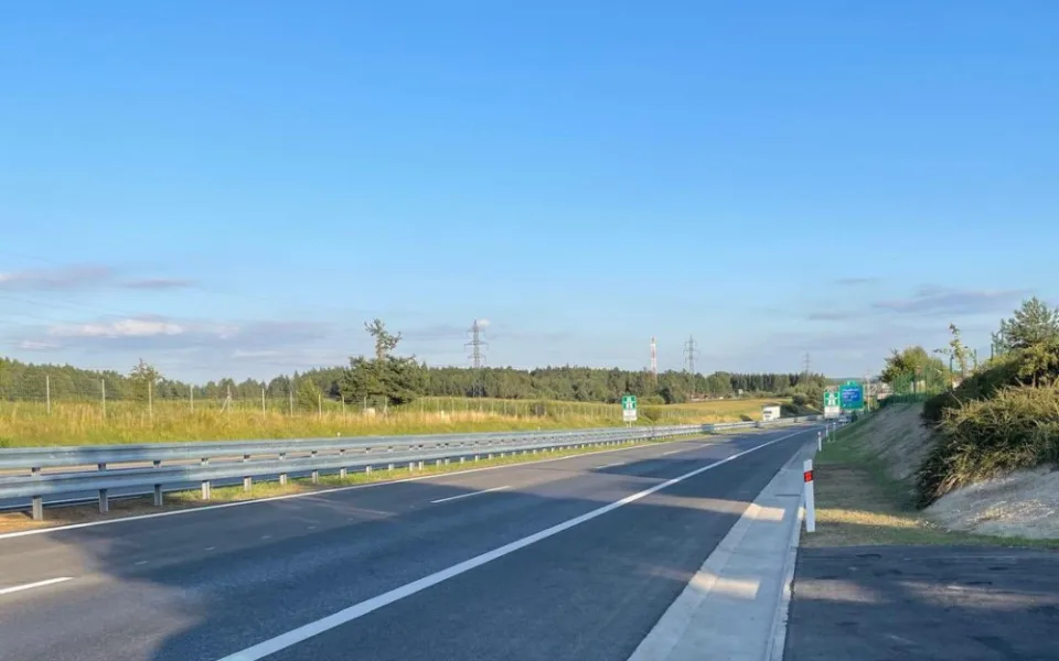 Dálnice D3 u Tábora je po letech sporů otevřená