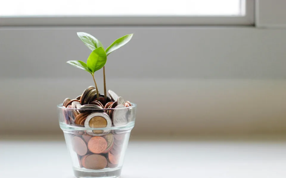 Spoření vs. investice: Co vybrat k zajištění dětí do budoucna?
