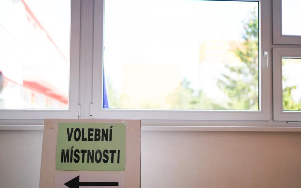 Obyvatelé Mirovic odmítli v referendu výstavbu fotovoltaické elektrárny