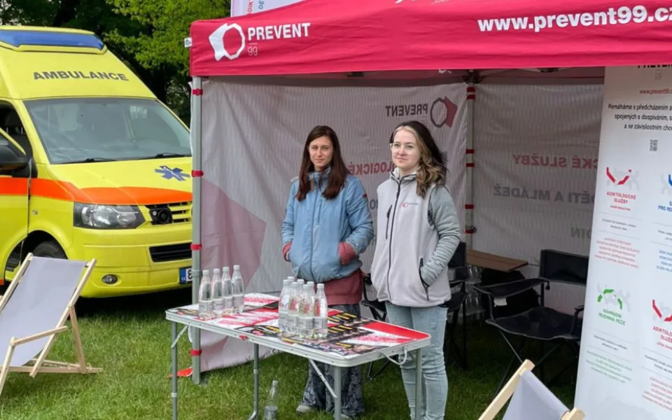 Stačí kapka krve. Nechte se zdarma a anonymně otestovat na infekční nemoci