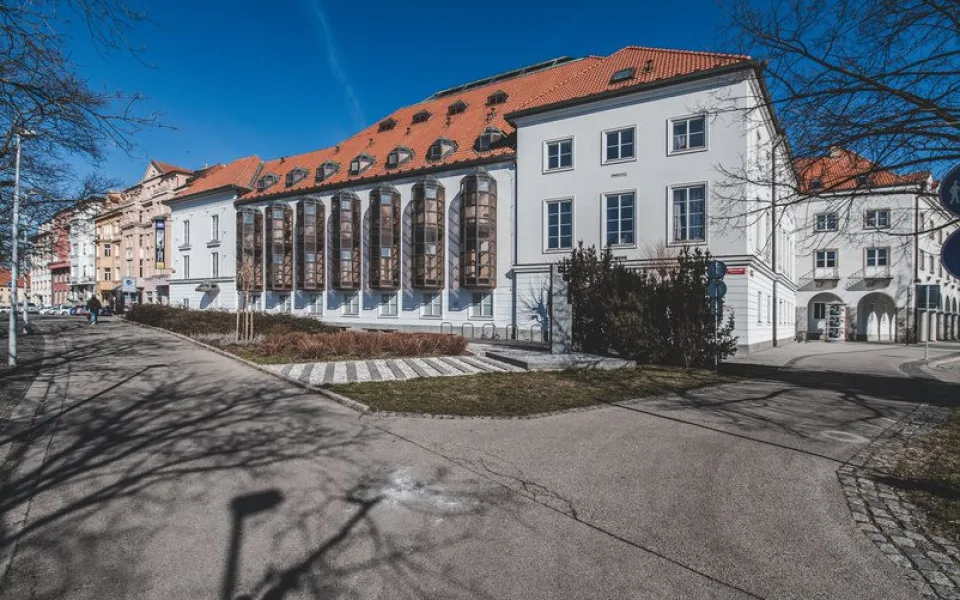 Otáčivé hlediště v Českém Krumlově má rekordní počet diváků. Vzrostly i tržby
