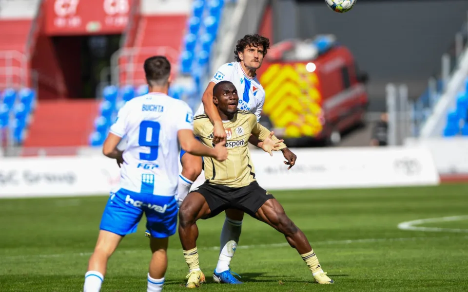 Fotbalisté Ostravy zdolali poslední Budějovice 2:1 a doma zůstali stoprocentní.