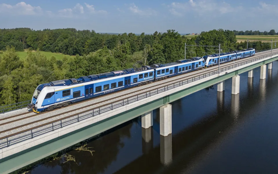 Poslední z pěti elektrických vlaků RegioPanter už jezdí na jihočeských tratích