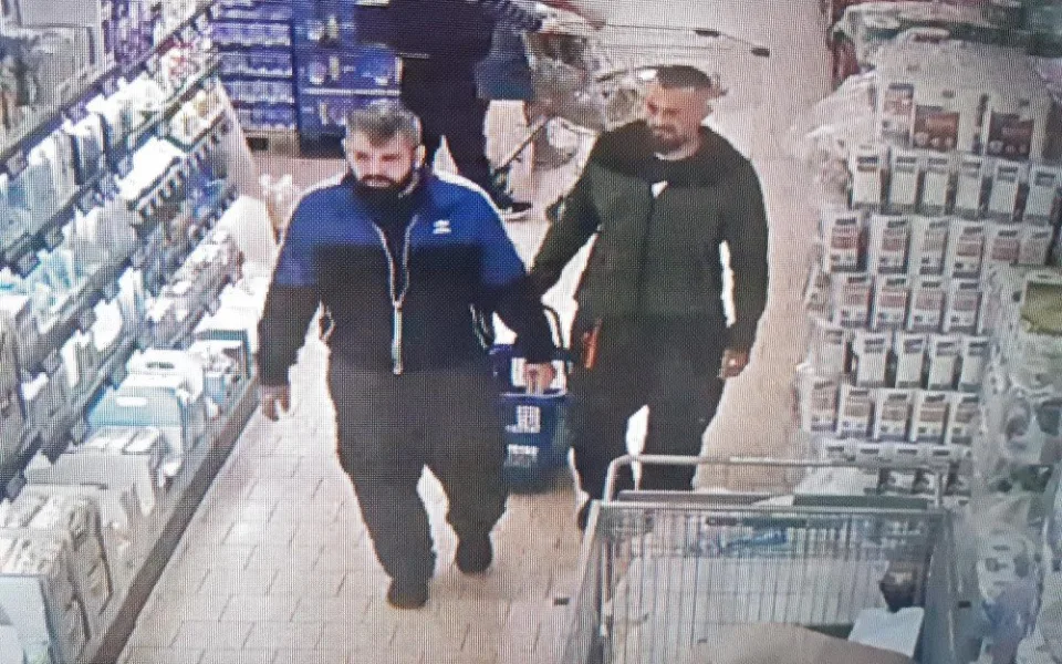 Soběslavští policisté pátrají po třech zlodějích, při krádeži je zachytila bezpečnostní kamera