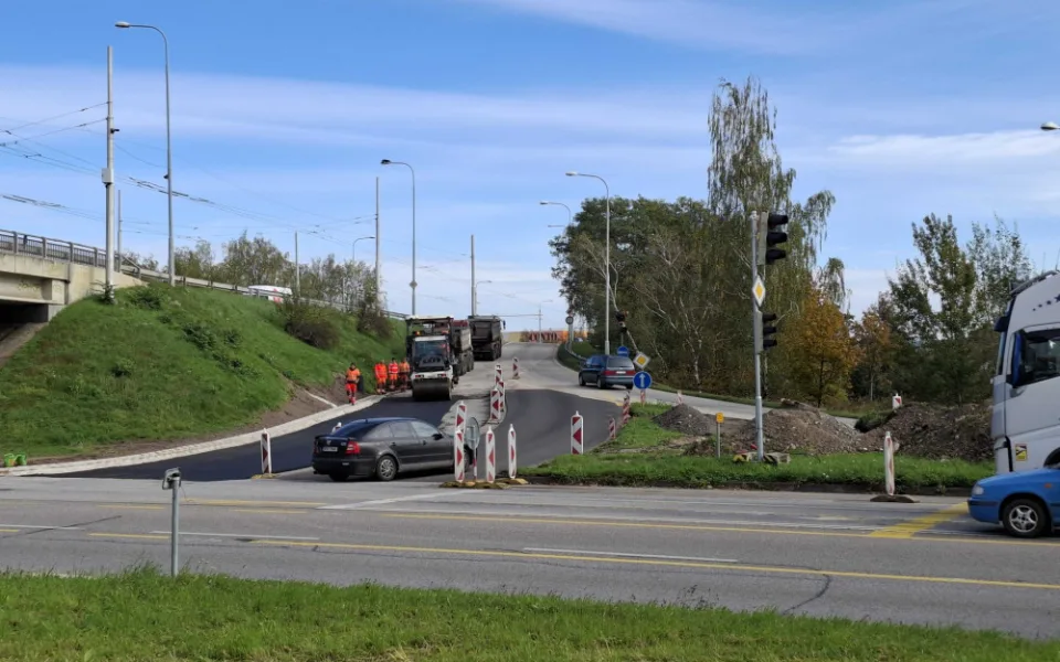 Postupující práce promění dopravní situaci u budějovické křižovatky Diamant
