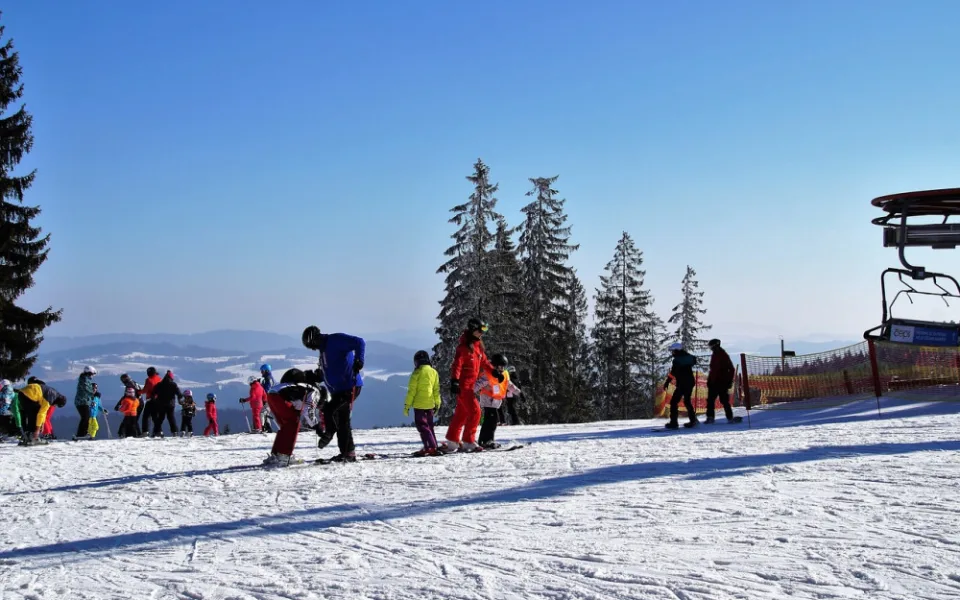 Velké lyžařské areály na Šumavě před novou sezonou nakupovaly sněžná děla