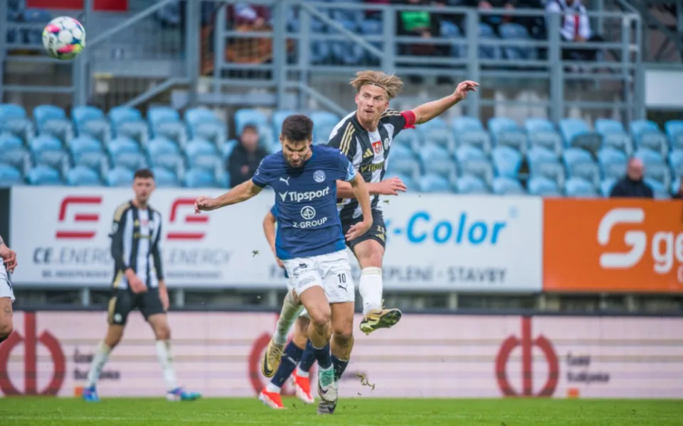 Karviná si ve fotbalové lize poradila 4:1 s Budějovicemi, dva góly dal Vecheta