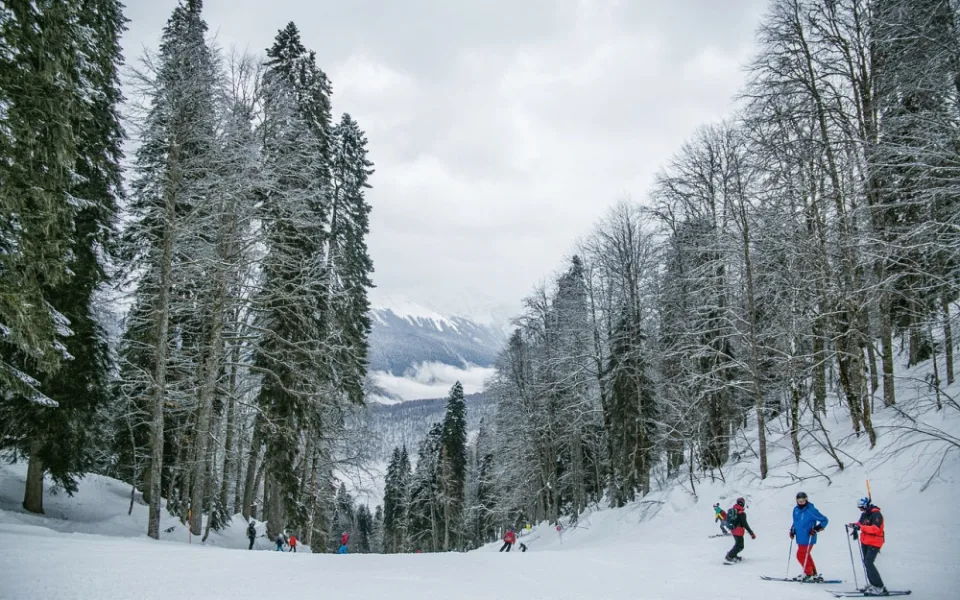 Skiareály Lipno a Hochficht letos poprvé zavedou na skipasy pohyblivé ceny