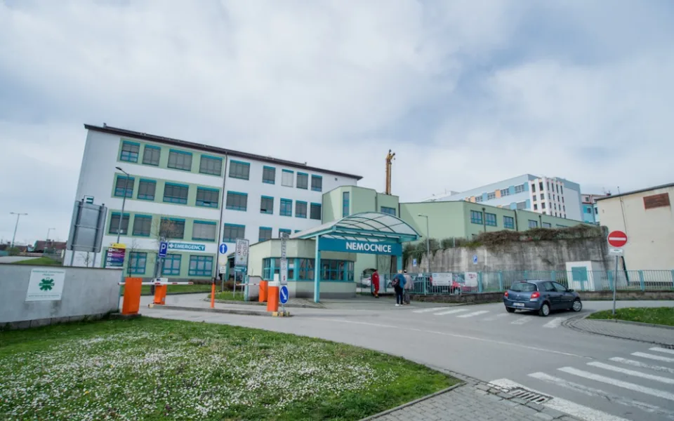 Jindřichohradecká nemocnice jako první v kraji zakázala návštěvy, důvodem je sílící chřipková sezona