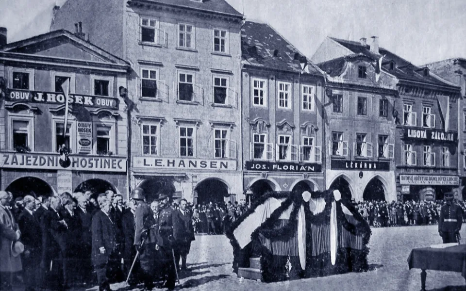 HISTORIČKA: Na oslavu 10. výročí 1. pěšího pluku Mistra Jana Husa přijel i Tomáš Garrigue Masaryk