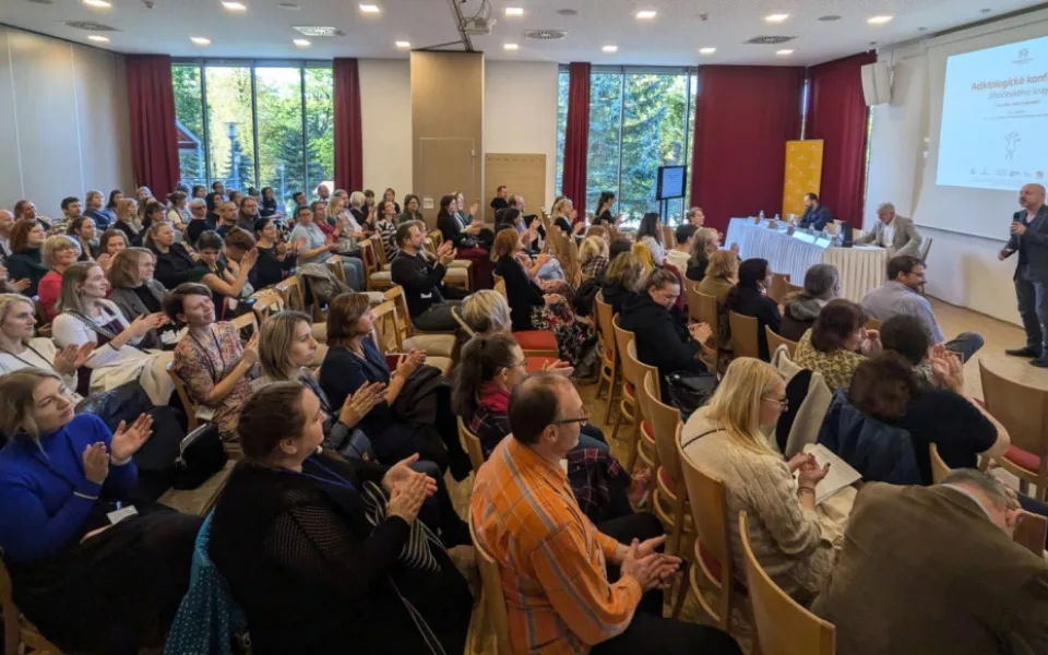 Adiktologická konference Jihočeského kraje otevírá palčivá a aktuální témata