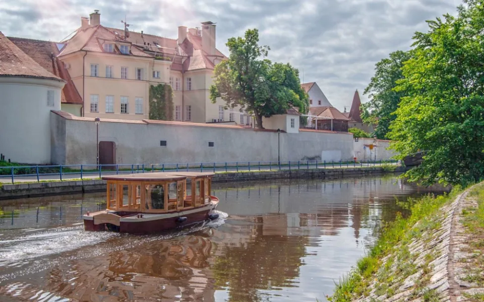 Zájem o plavbu na Budějovicku opět roste. Komorami na Vltavě proplulo více lodí než v loňském roce