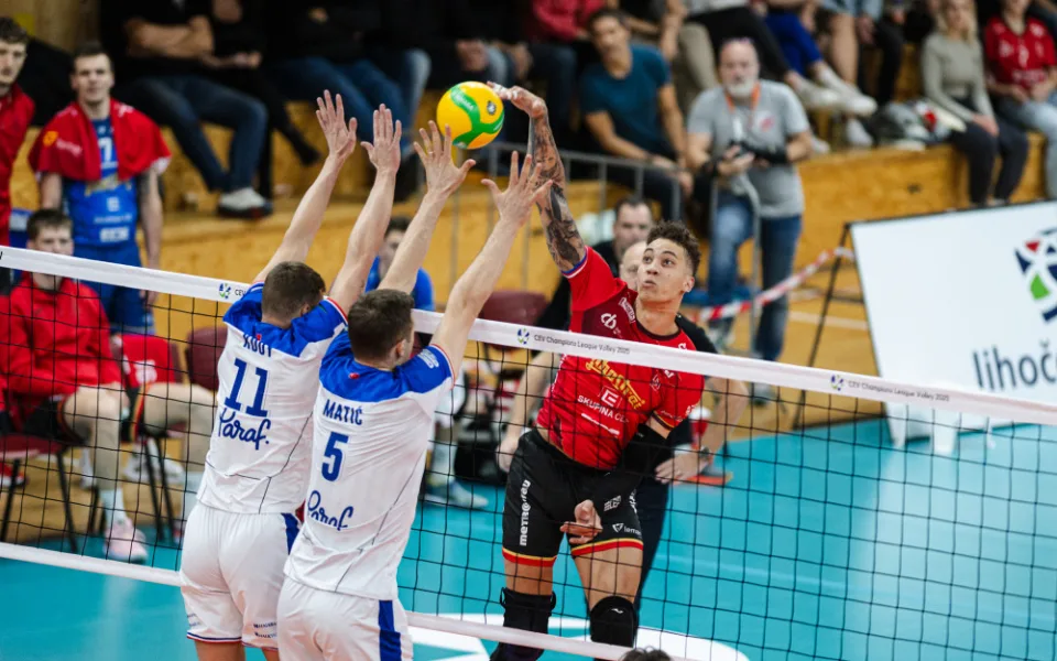 Jihostroj urval s Ankarou jeden set. Hvězdou byl Šotola
