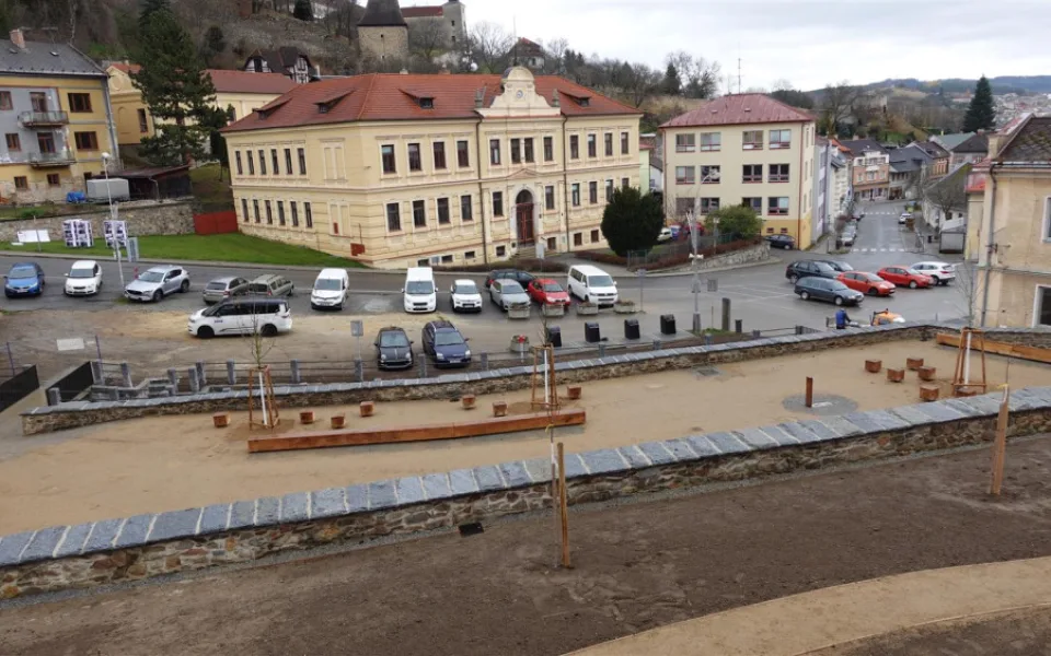 Opravy Pivovarských teras ve Vimperku jsou hotové, otevřou je ale až na jaře