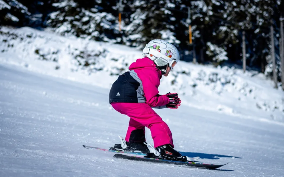 Skiareál Hochficht na česko-rakouské hranici Šumavy v sobotu zahájí provoz