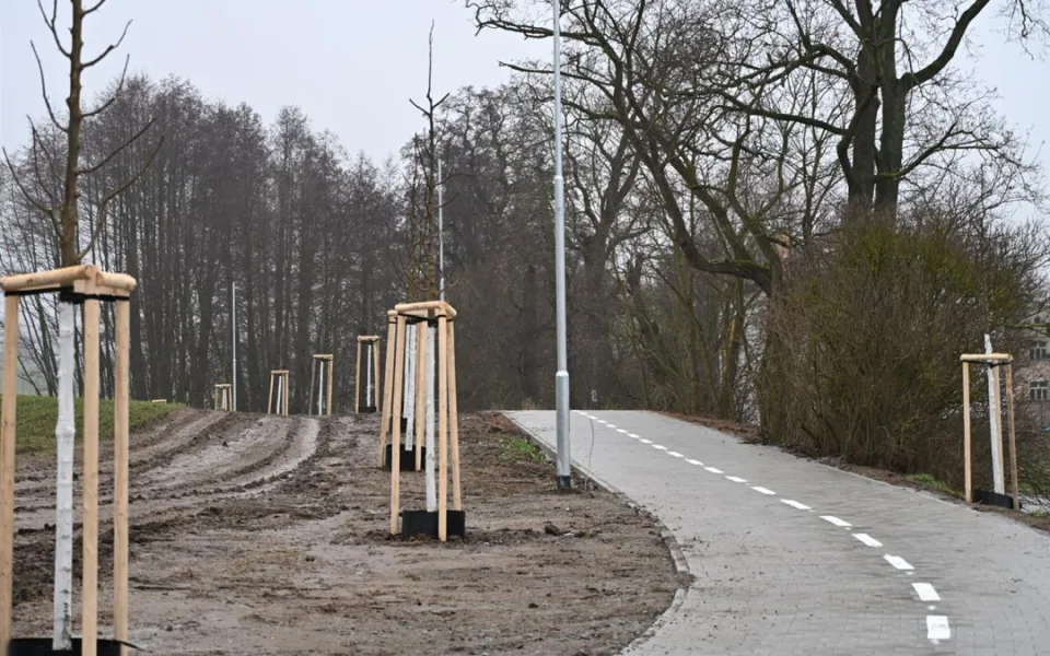 Mezi Pískem a Semicemi vznikla nová cyklostezka, má zajistit bezpečí i komfort