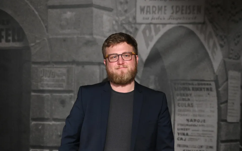 (NE)OBYČEJNÍ: Šumavský historik v Ostravě. Jak Filip Petlička mění muzeum