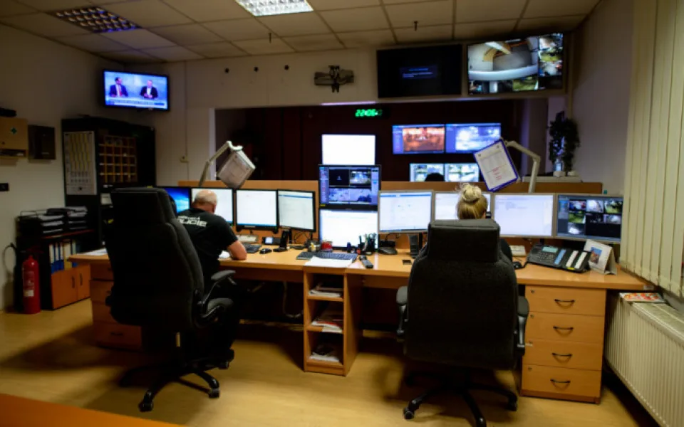 Nebezpečné bobří laguny, sebevražedné slepice nebo drama na koncertě Babouků. Přečtěte si policejní perličky roku 2024