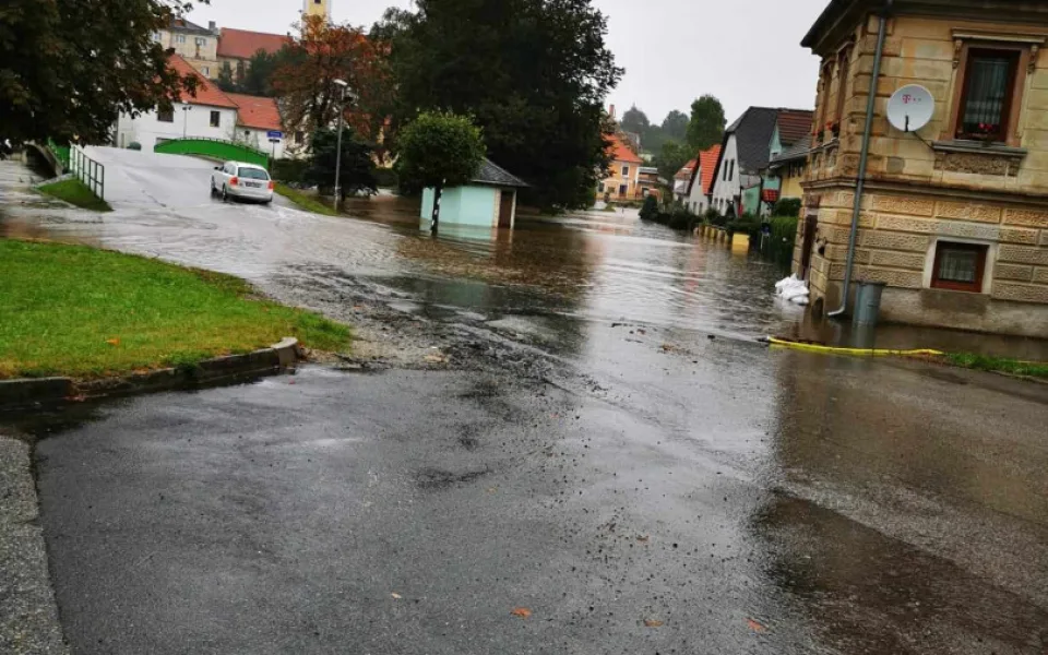 V Benešově nad Černou stále odstraňují následky zářijových povodní.