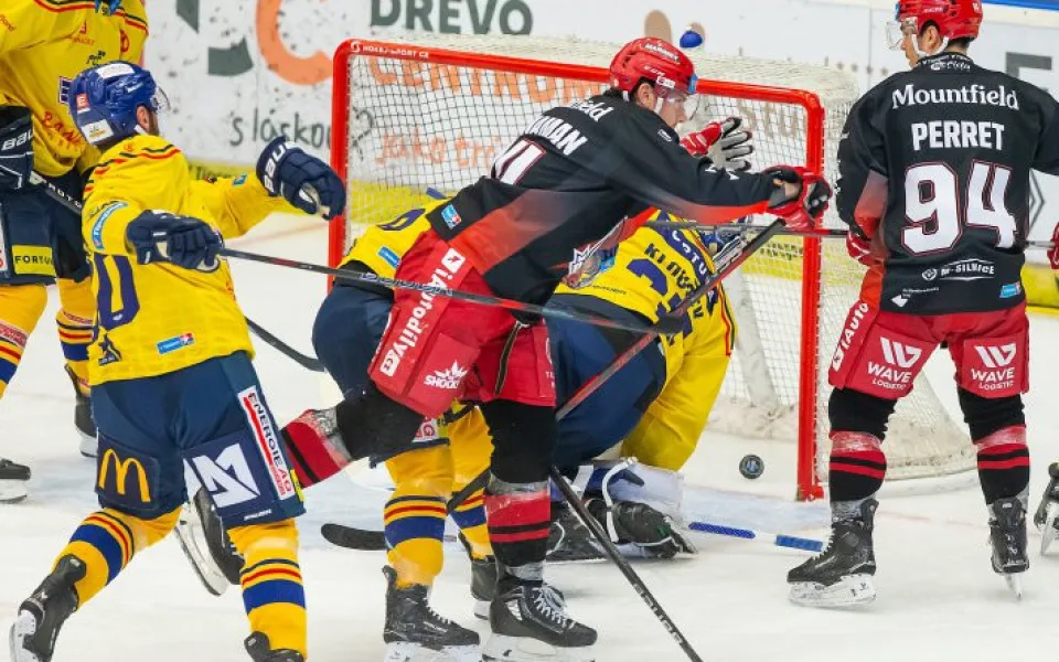 Z východu Čech s prázdnou, Hradec trestal v přesilových hrách