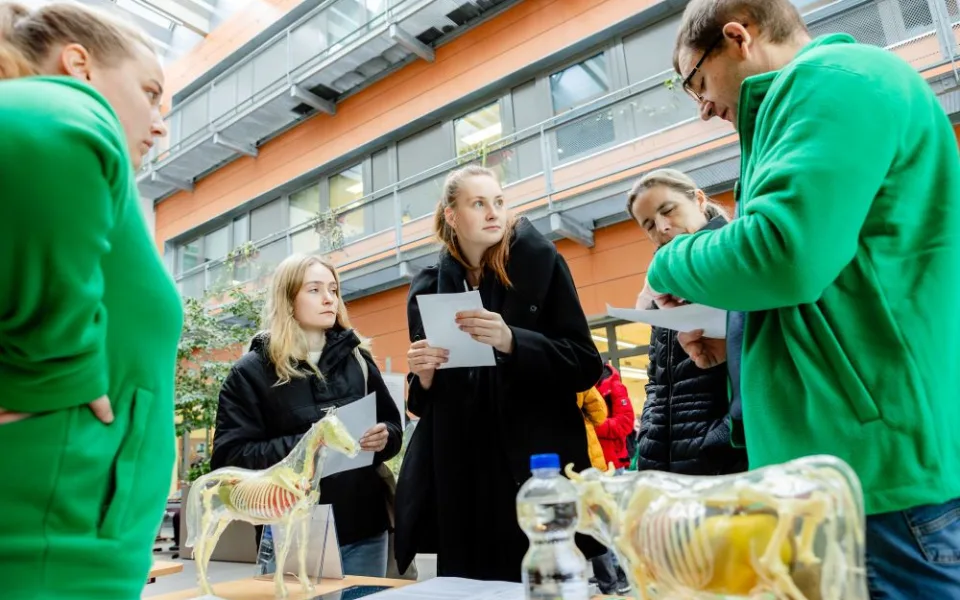 Den otevřených dveří přilákal na Jihočeskou univerzitu stovky návštěvníků a představil nové studijní programy
