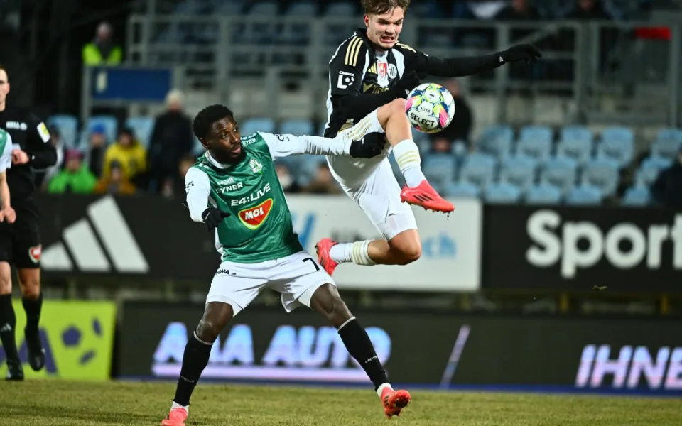 Jablonec v přesilovce vyhrál v Budějovicích 3:2. Jan Chramosta dal svůj 100. gól v lize
