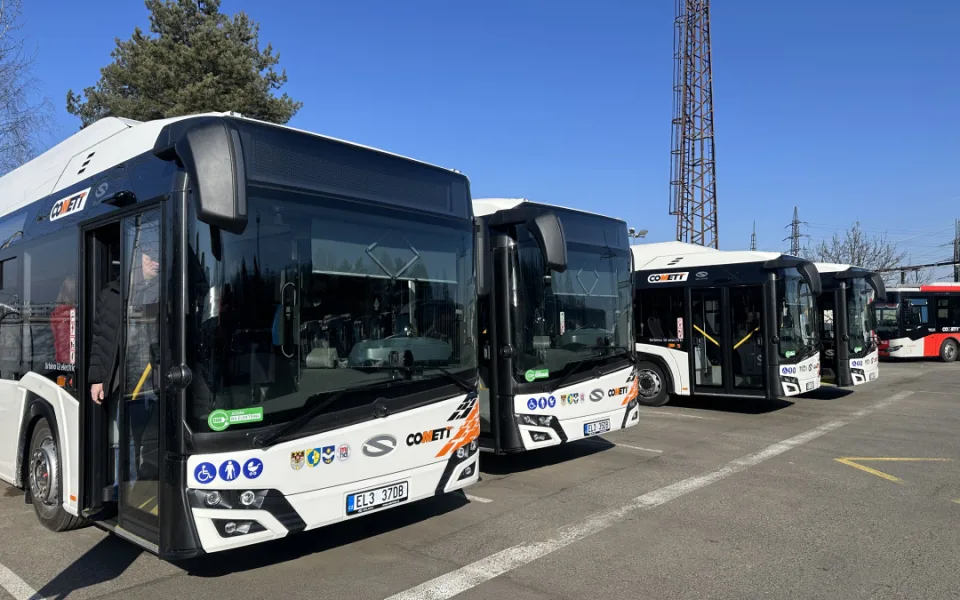 Městskou i linkovou dopravu zajišťují v Táboře plně elektrické autobusy. Ročně mají ujet milion kilometrů a převést 1,5 milionu cestujících