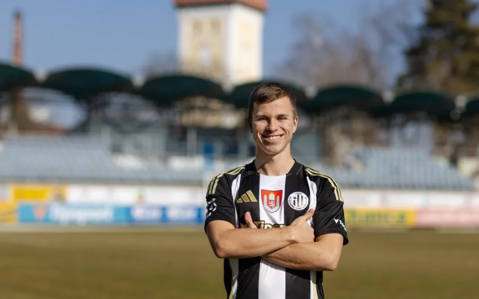 Fotbalisty Českých Budějovic posílil Douděra z Dukly