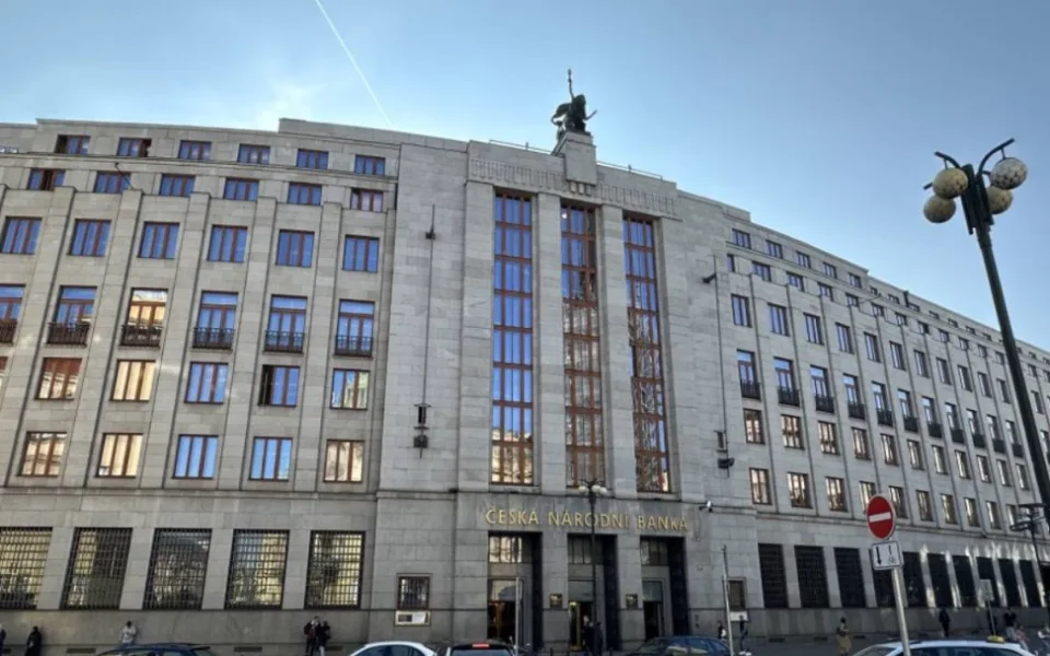 ČNB upozorňuje na podvodné webové nabídky slibující úvěry