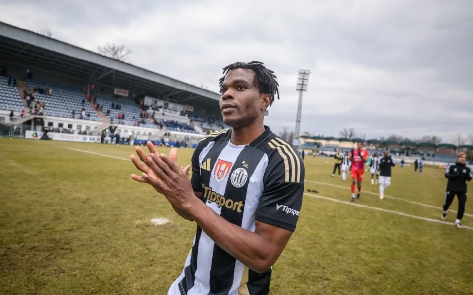 Podpora fanoušků je pro nás klíčová, říká Elvis Isaac