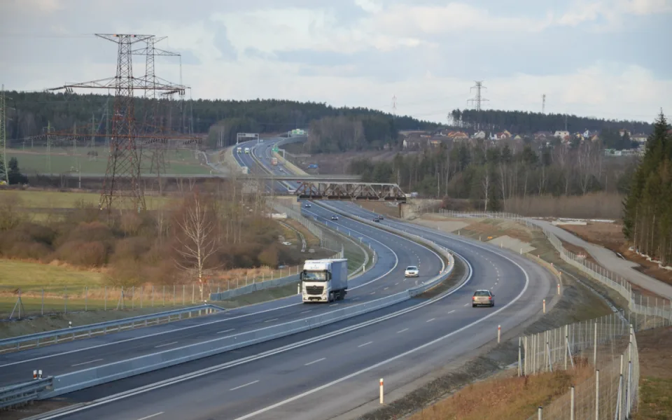 Pokuty za přetížené kamiony na jihočeské dálnici D3 bude vybírat Soběslav