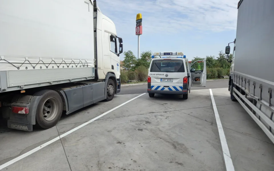 Jihočeští celníci loni vybrali za nezaplacené pokuty 1,3 milionu korun