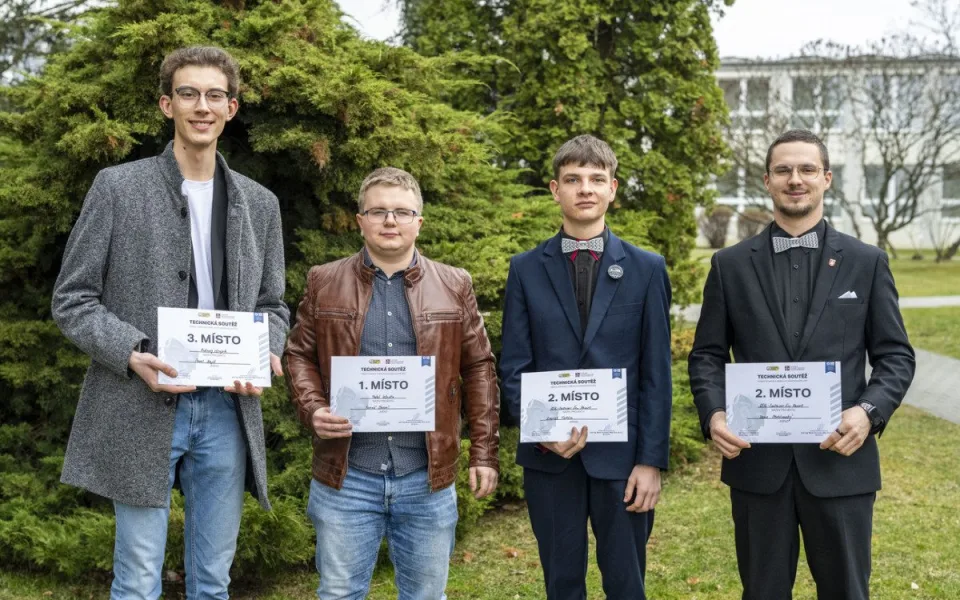 Mladí technici se utkali na půdě VŠTE: Technická soutěž přilákala talenty z Čech i Slovenska